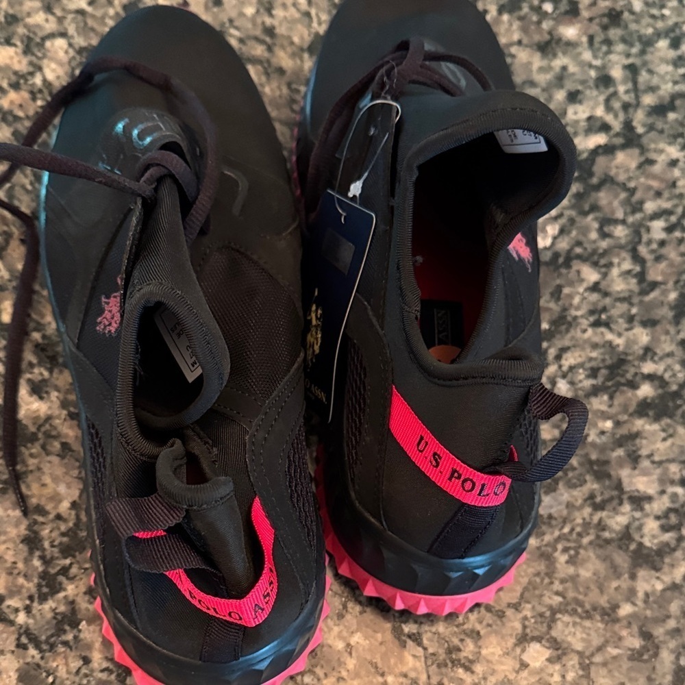 U.S. Polo Assn. Men's Sneakers in Black and Red NWT 10 - Picture 8 of 11